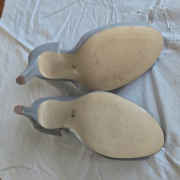 Size 10M silver d'orsay pumps, leather - Picture 3 of 6